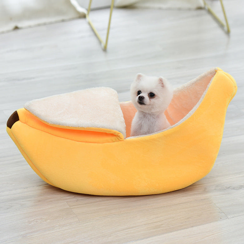 Removable and washable banana-shaped pet nest for small dogs and cats.