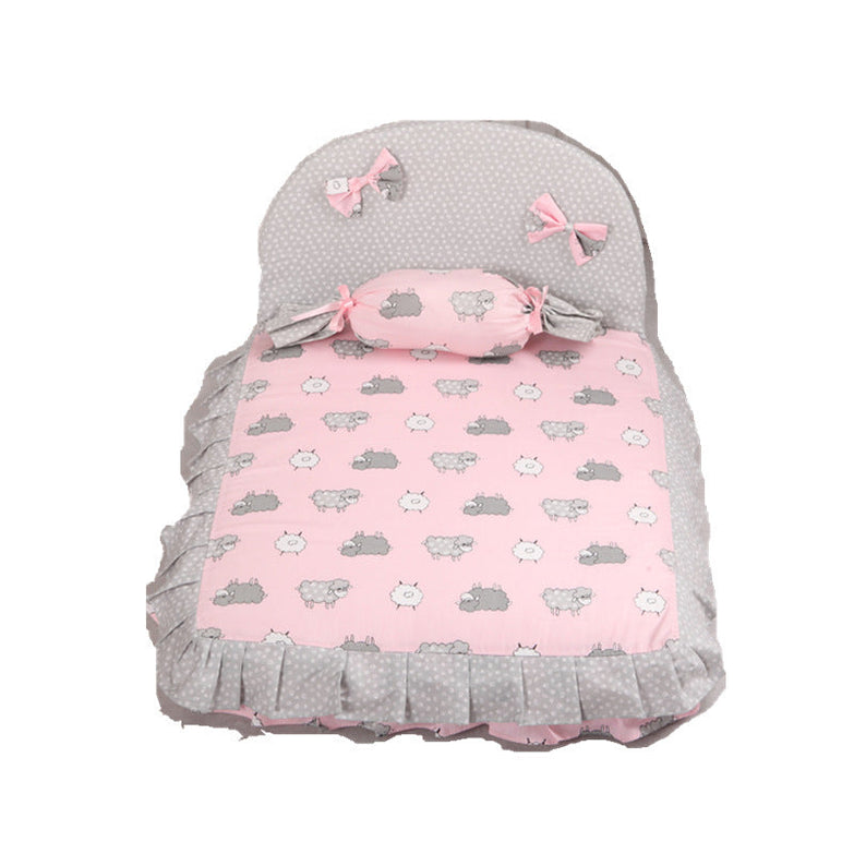 Creative square dog mat in pink with cute patterns, made of pure cotton and silk cotton, removable and washable.